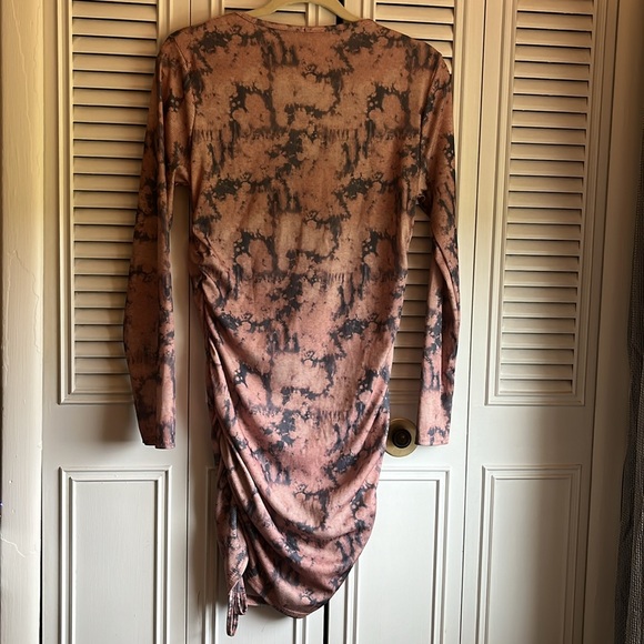 Boohoo ruched dress - Picture 6 of 7